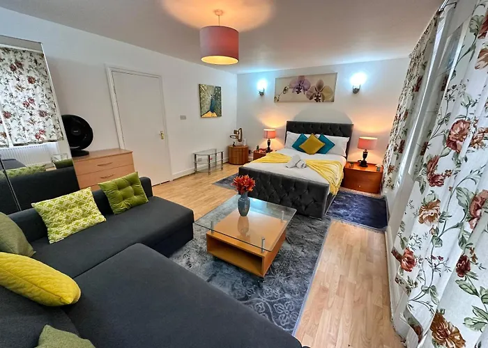 Bright Family Studio Apartment In Central
